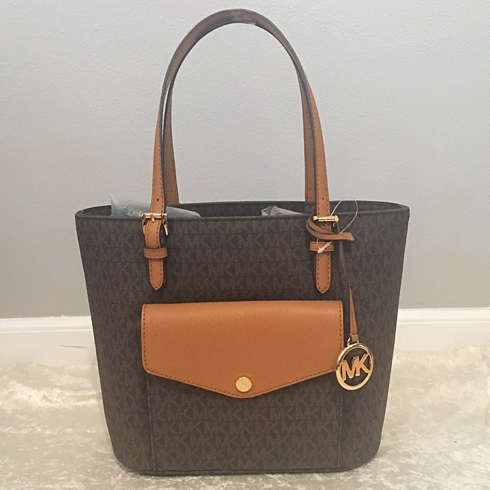 NWT Michael Kors Jet Set Multifunction Tote